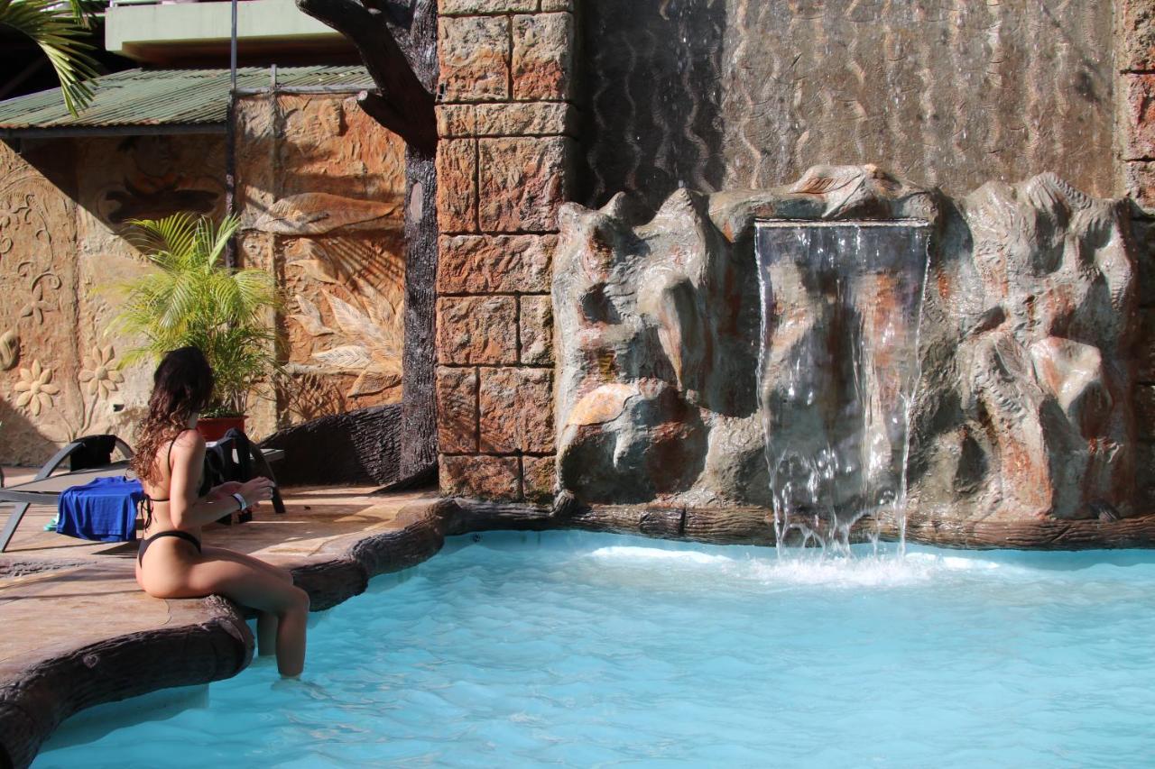A Pousada Arenal Poshpacker La Fortuna Exterior foto