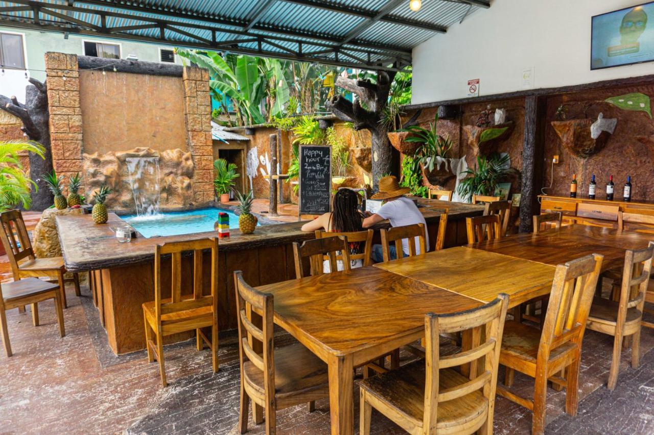 A Pousada Arenal Poshpacker La Fortuna Exterior foto